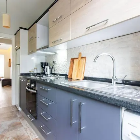 Apartament Pretty Corner Flat With Abundant Light In Kadikoy *